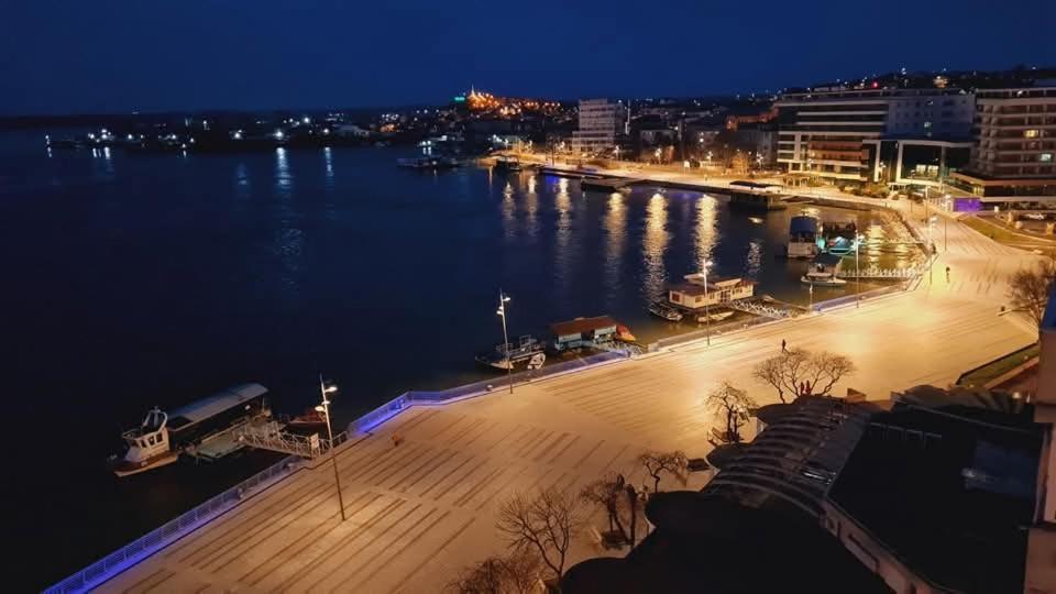 Diana Sunshine Apartment Tulcea Bagian luar foto